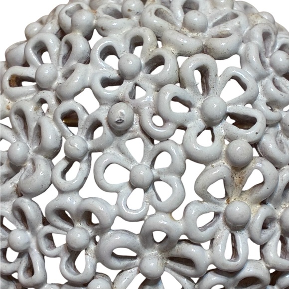 Vintage Monet White Enameled Daisy Bouquet Brooch with Gold Stem - Picture 2 of 4